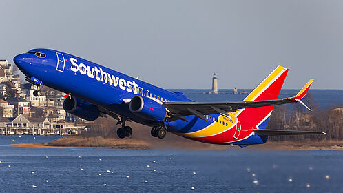 Boeing 737-800 N8504G operated by Southwest