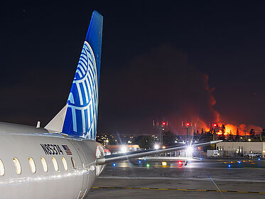 Unknown N85374 operated by United