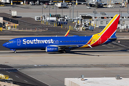 Boeing 737-800 N8547V operated by Southwest