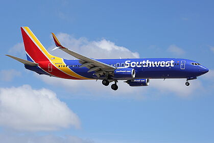 Boeing 737-800 N8550Q operated by Southwest