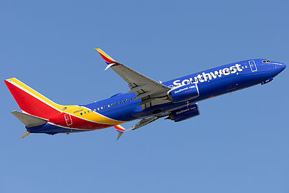 Boeing 737-800 N8600F operated by Southwest