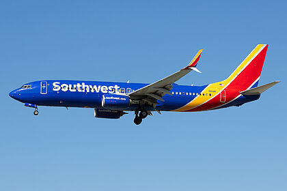 Boeing 737-800 N8611F operated by Southwest