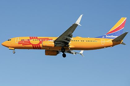 Boeing 737-800 N8655D operated by Southwest