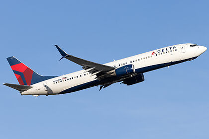 Boeing 737 N875DN operated by Delta Air Lines
