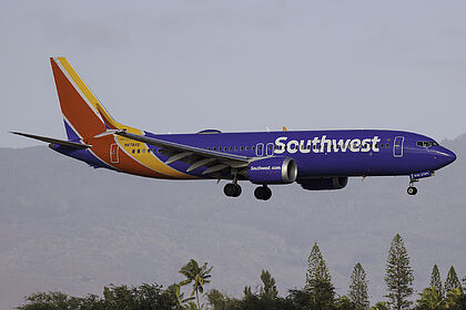 Boeing 737 MAX 8 N8784Q operated by Southwest