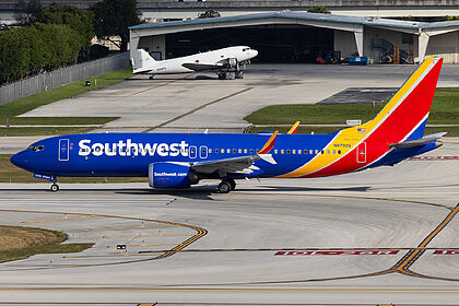 Boeing 737 MAX 8 N8792Q operated by Southwest