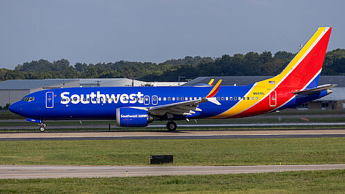 Boeing 737-800 N8810L operated by Southwest
