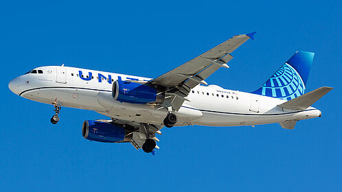 Unknown N883UA operated by United