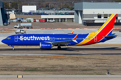 Boeing 737 MAX 8 N8901Q operated by Southwest