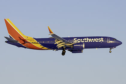 Boeing 737 MAX 8 N8917Q operated by Southwest