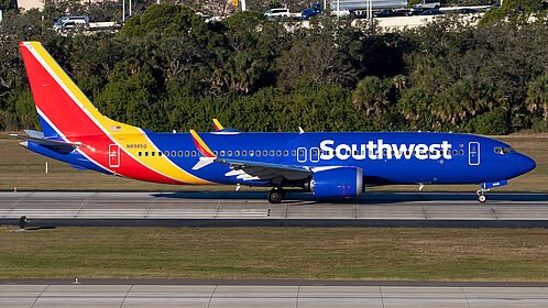Boeing 737 MAX 8 N8985Q operated by Southwest