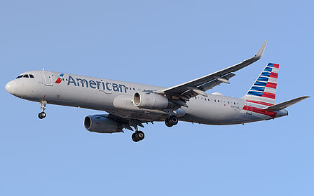 Airbus A321 N901AA operated by American