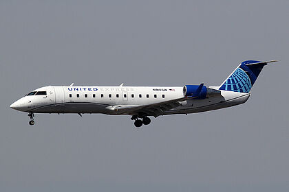 Unknown N910SW operated by United
