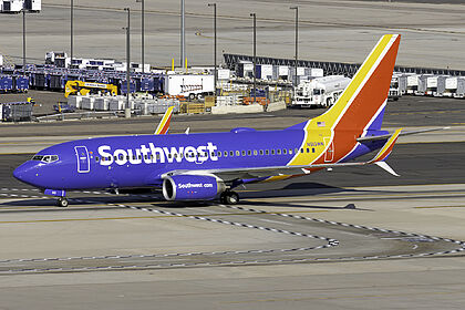 Boeing 737-700 N913WN operated by Southwest Airlines