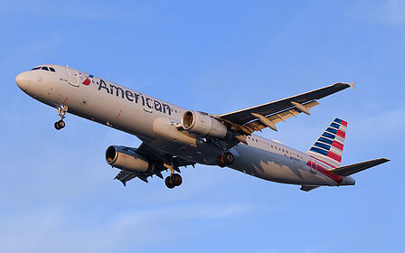 Airbus A321 N919US operated by American