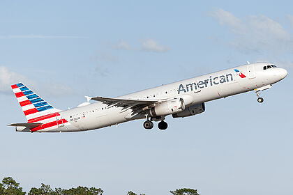 Airbus A321 N926UW operated by American