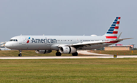 Airbus A321 N932AM operated by American