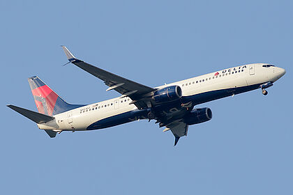 Unknown N953DZ operated by Delta Air Lines