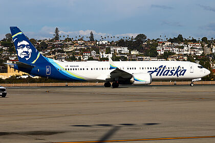 Unknown N956AK operated by Alaska