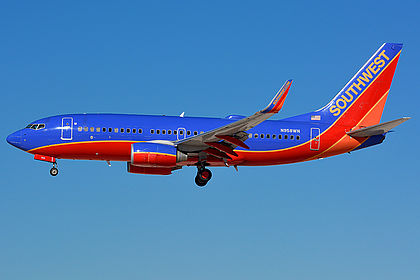 Boeing 737-700 N958WN operated by Southwest