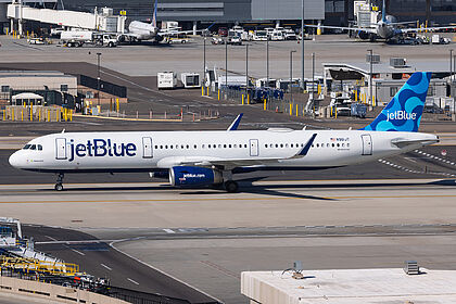 Unknown N961JT operated by JetBlue