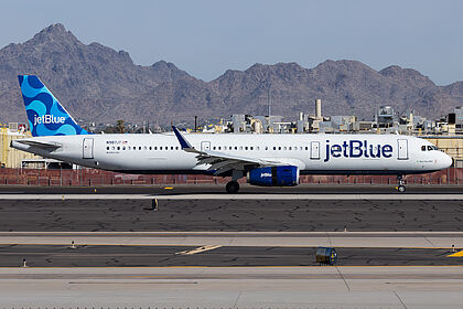 Airbus A321 N987JT operated by JetBlue