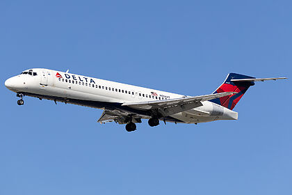 Boeing 717 N994AT operated by Delta Air Lines