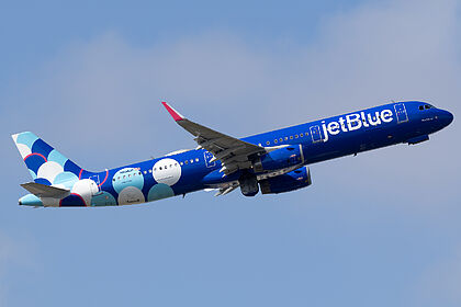 Unknown N998JE operated by JetBlue