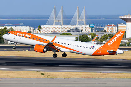 Airbus A321 OE-ISG operated by easyJet