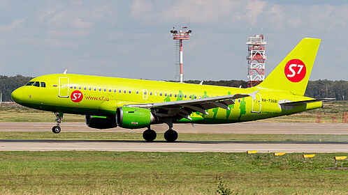 Airbus A319 RA-73681 operated by S7