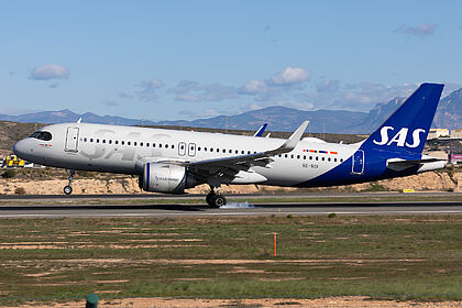 Airbus A321 (Sharklets) SE-ROI operated by SAS