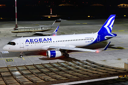 Airbus A320 SX-DNE operated by Aegean