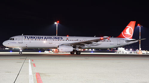 Airbus A321 TC-JSA operated by Turkish