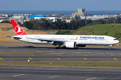 Unknown TC-LJI operated by Turkish