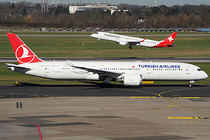 Boeing 787-9 TC-LLE operated by Turkish