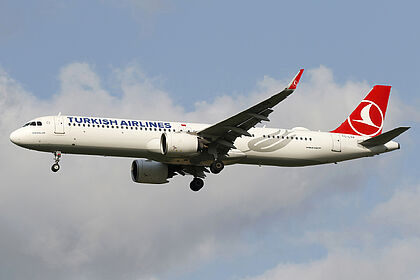 Airbus A321 TC-LSV operated by Turkish