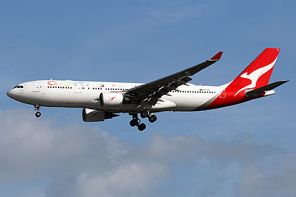 Unknown VH-EBL operated by Qantas