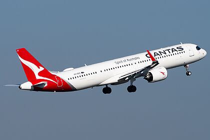 Unknown VH-OGC operated by Qantas