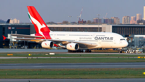 Unknown VH-OQK operated by Qantas