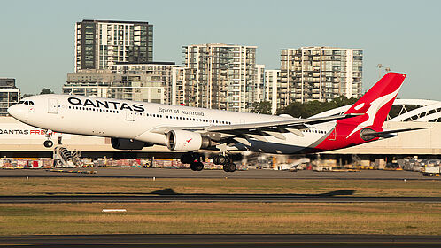 Unknown VH-QPL operated by Qantas