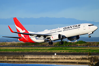 Boeing 737-800 (winglets) VH-VXD operated by Qantas