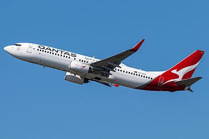 Unknown VH-VYJ operated by Qantas