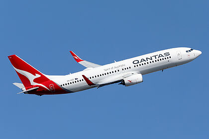 Unknown VH-VZZ operated by Qantas