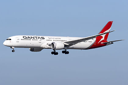 Unknown VH-ZNB operated by Qantas