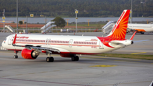 Unknown VT-RTE operated by Air India Express